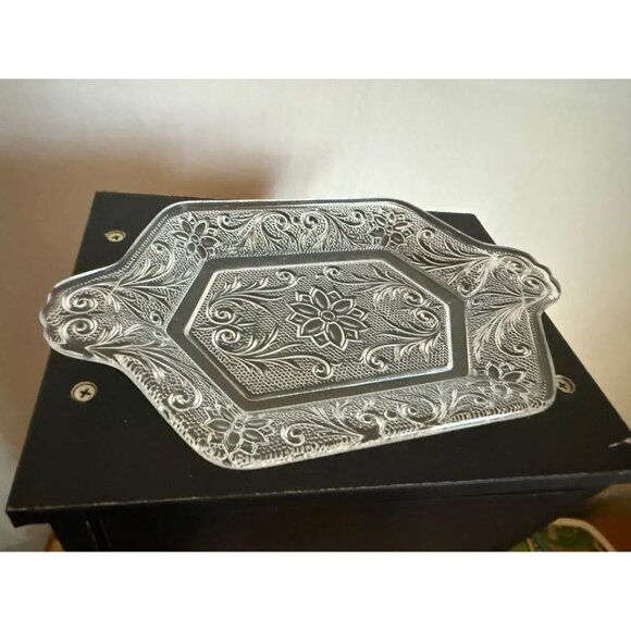 Indiana Glass Tiara Sugar and Creamer Set with Tray Sandwich Glass - Picture 7 of 8